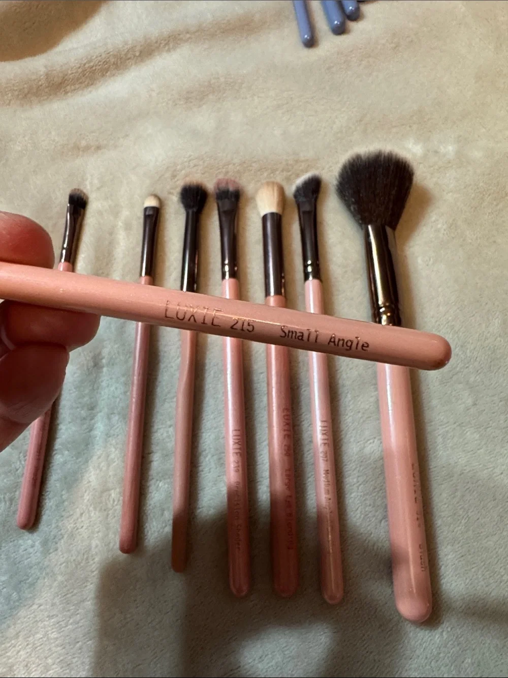 Luxie Pink and Rose Gold 8-Piece Brush Set - Soft Bristle Makeup Kit